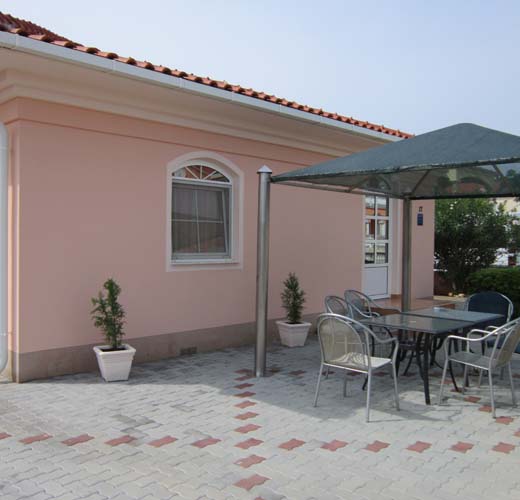 Apartment 01